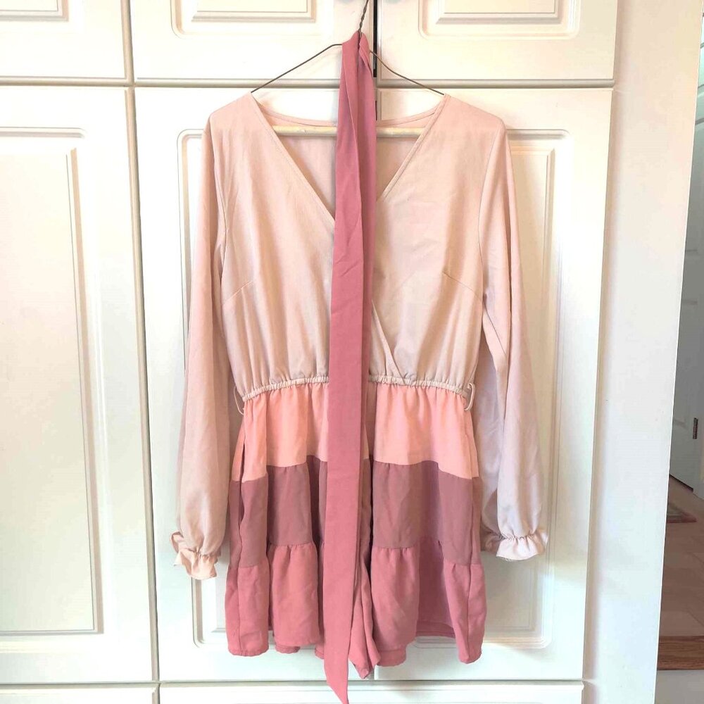 Mainstrip, size large, shorts romper